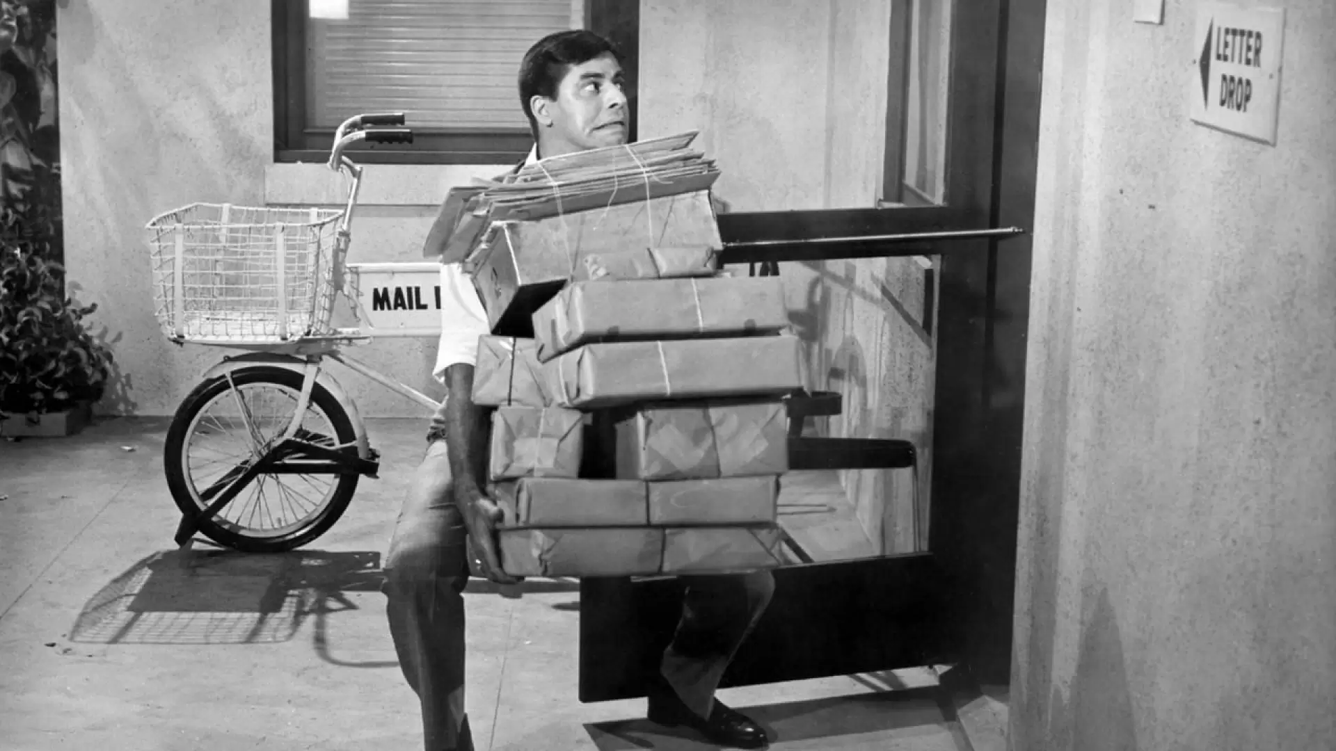 دانلود فیلم The Errand Boy 1961